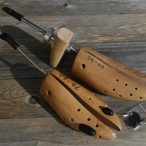 Schuhdehner zum ausdehnen von Schuhen a.39,90.- u. 44,90.-